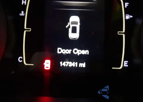 2015 Jeep Cherokee Sport z USA, uszkodzony, nr VIN 1C4PJLAB8FW761040